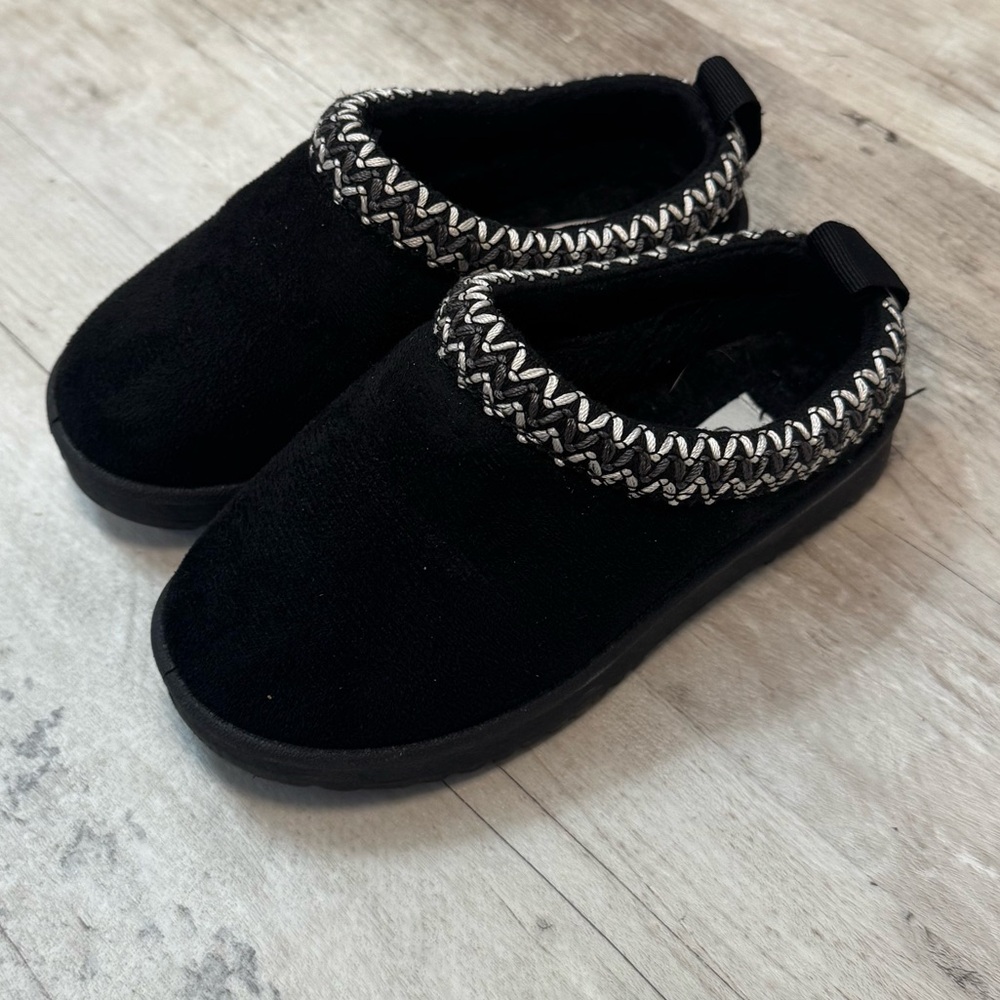 Girls slides size 9
